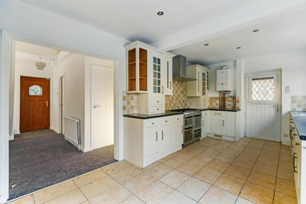 83920 Greystones Warm Lane Yeadon (9) low.jpg
