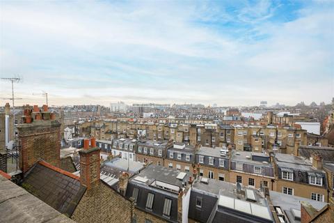 3 bedroom penthouse for sale, Cadogan Square, Knightsbridge, SW1X.