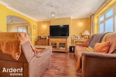 3 bedroom semi-detached house for sale, Rowan Drive, Heybridge