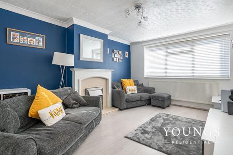 6 Birch Close, Canvey Island, SS8 9JG