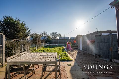 6 Birch Close, Canvey Island, SS8 9JG