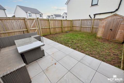 2 bedroom semi-detached house for sale, Meadow Gardens, Kilgetty