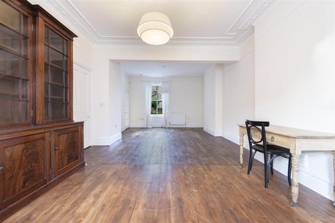 6 bedroom house for sale, Lisburne Road, Hampstead Heath, London