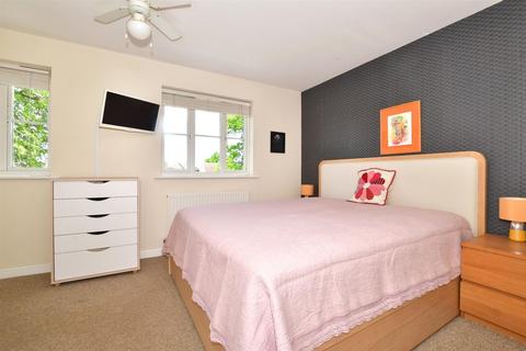 3 bedroom end of terrace house for sale, Lacock Gardens, Maidstone, Kent