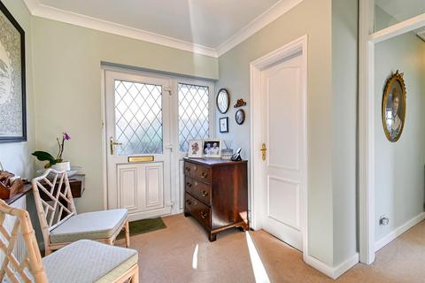 10 Oak Drive, Seisdon, Wolverhampton, WV5 7ET