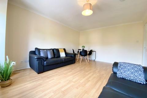 2 bedroom flat to rent, North Woodside Road, Glasgow G20