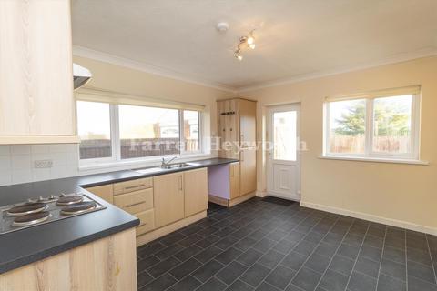 2 bedroom bungalow for sale, Kilgrimol Gardens, Lytham St. Annes FY8