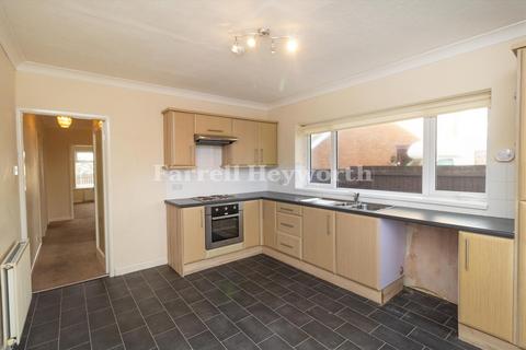 2 bedroom bungalow for sale, Kilgrimol Gardens, Lytham St. Annes FY8