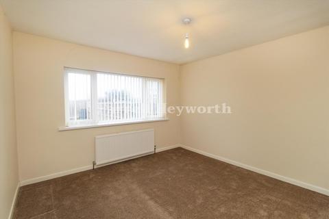 2 bedroom bungalow for sale, Kilgrimol Gardens, Lytham St. Annes FY8