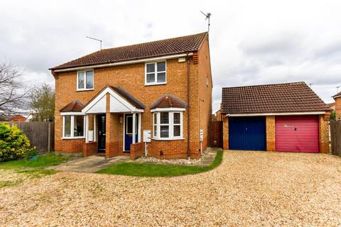 2 bedroom semi-detached house for sale, Meadenvale, Peterborough PE1