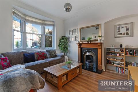 4 bedroom semi-detached house for sale, Greenford Road, Sutton