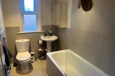 7 bedroom flat to rent, Burton Road, Manchester M20