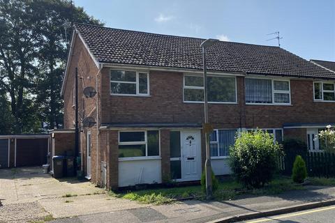 Poplars Close, Hatfield