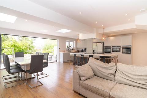 23 Oakwood Avenue, Borehamwood, WD6 1SP