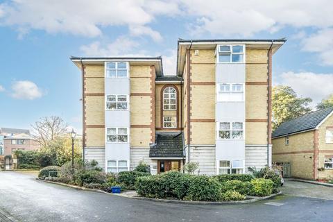 2 bedroom flat for sale, Busch Close, Isleworth TW7