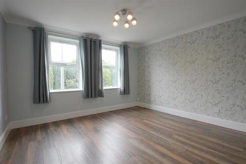 2 bedroom flat to rent, Nicholas Gardens, York