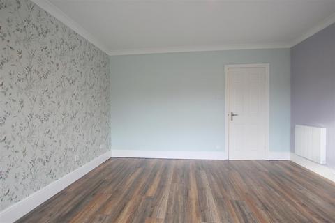 2 bedroom flat to rent, Nicholas Gardens, York