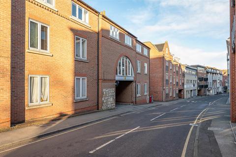 2 bedroom flat for sale, Queens Court, Fetter Lane, York, YO1 6EH