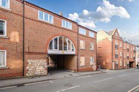 7, Queens Court Fetter Lane, York, YO1 6EH