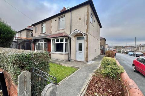 3 bedroom semi-detached house for sale, St. Albans Avenue, Ainley Top, Huddersfield