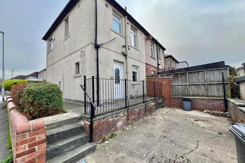 3 bedroom semi-detached house for sale, St. Albans Avenue, Ainley Top, Huddersfield