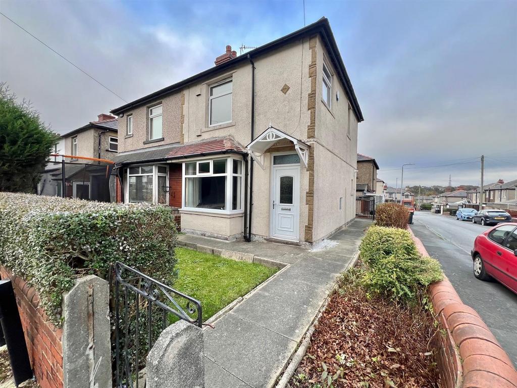 Bramleys Estate Agents - St Albans - Ainley Top (1