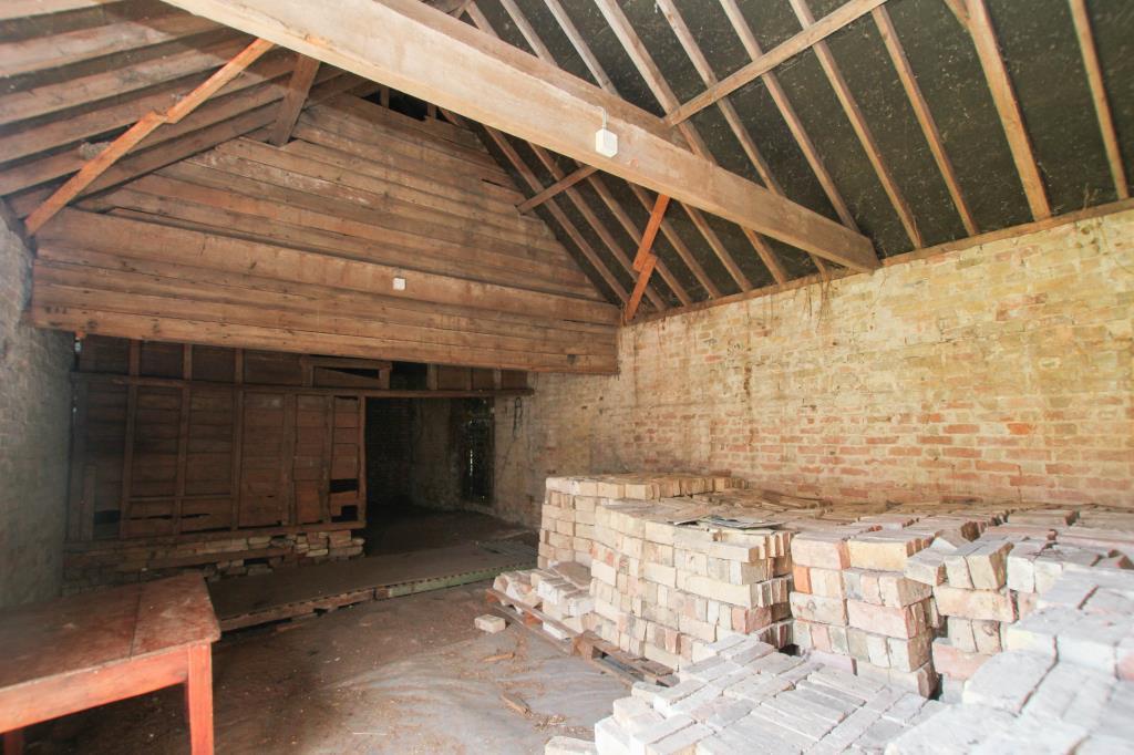 Barn1.JPG