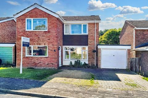 4 bedroom detached house to rent, Wellpond Close, Sharnbrook MK44