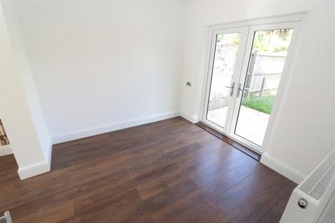 27 Blinco Road, Rushden, NN10 0EA