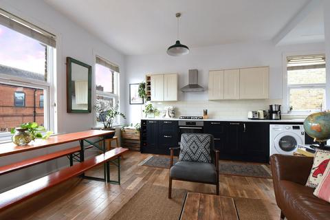 2 bedroom flat for sale, Rathfern Road, London, SE6 4NL