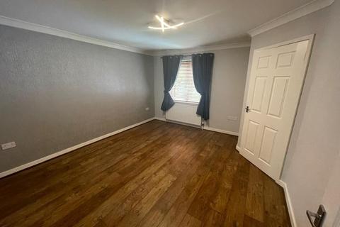 3 bedroom semi-detached house to rent, Chancellor Walk, Ipswich IP4