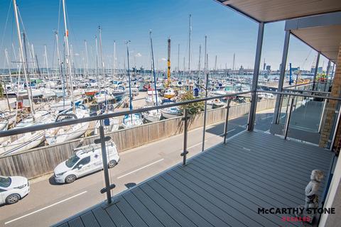 1 bedroom flat for sale, Viewpoint, Harbour Road, Gosport, PO12 1GX