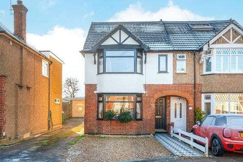 3 bedroom semi-detached house for sale - Maytree Crescent, Hertfordshire WD24