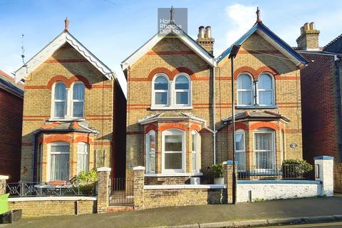 3 bedroom semi-detached house for sale, Gordon Road, Cowes, Isle of Wight