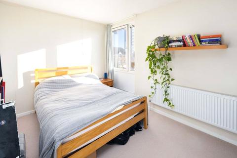 3 bedroom flat to rent, St. Stephens Road, Bow, London, E3