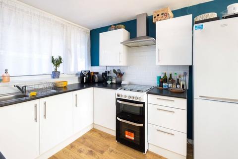 3 bedroom flat to rent, St. Stephens Road, Bow, London, E3