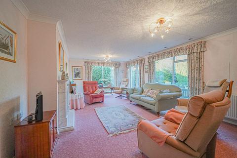 79 Dorridge Road, Dorridge, Solihull, B93 8BT