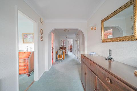 79 Dorridge Road, Dorridge, Solihull, B93 8BT