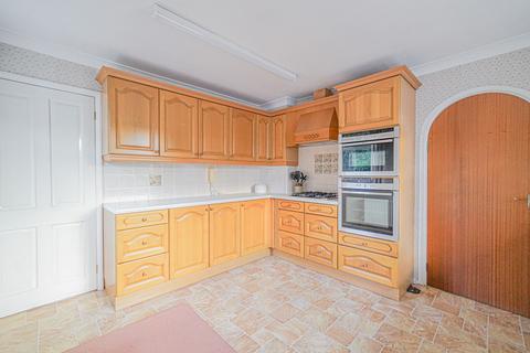 79 Dorridge Road, Dorridge, Solihull, B93 8BT