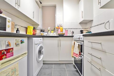 1 bedroom flat for sale, Upton Road, Slough