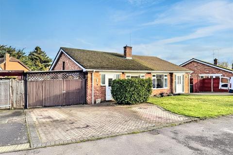 2 bedroom semi-detached bungalow for sale, Irvine Drive, Farnborough