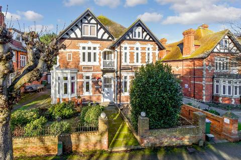 3 bedroom apartment for sale, Radnor Park West, Folkestone, Kent