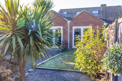 2 bedroom semi-detached bungalow for sale, Harold Road, Fareham PO14