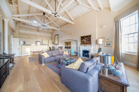 3 bedroom flat for sale, Royal Drive, Friern Barnet, London, N11