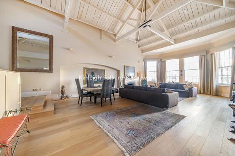 3 bedroom flat for sale, Royal Drive, Friern Barnet, London, N11