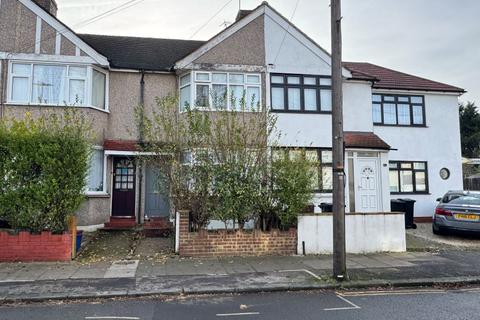 2 bedroom terraced house for sale, 44 Saxon Avenue, Feltham, Middlesex, TW13 5JN