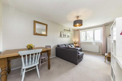 1 bedroom flat to rent, Azalea Close, London W7