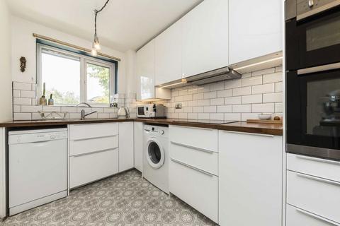 1 bedroom flat to rent, Azalea Close, London W7