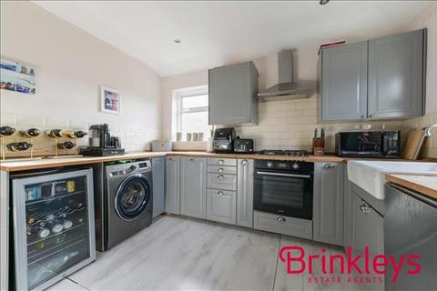 3 bedroom maisonette for sale, Merton Road, Southfields, SW18