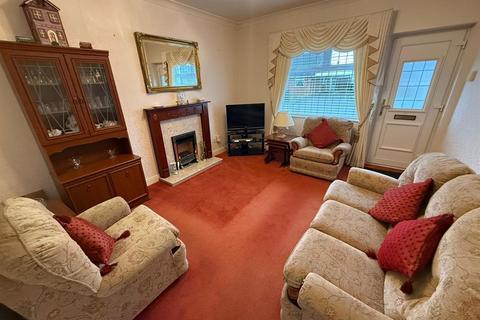 2 bedroom bungalow for sale, Lydgate Road, Kingswinford, DY6 8SF